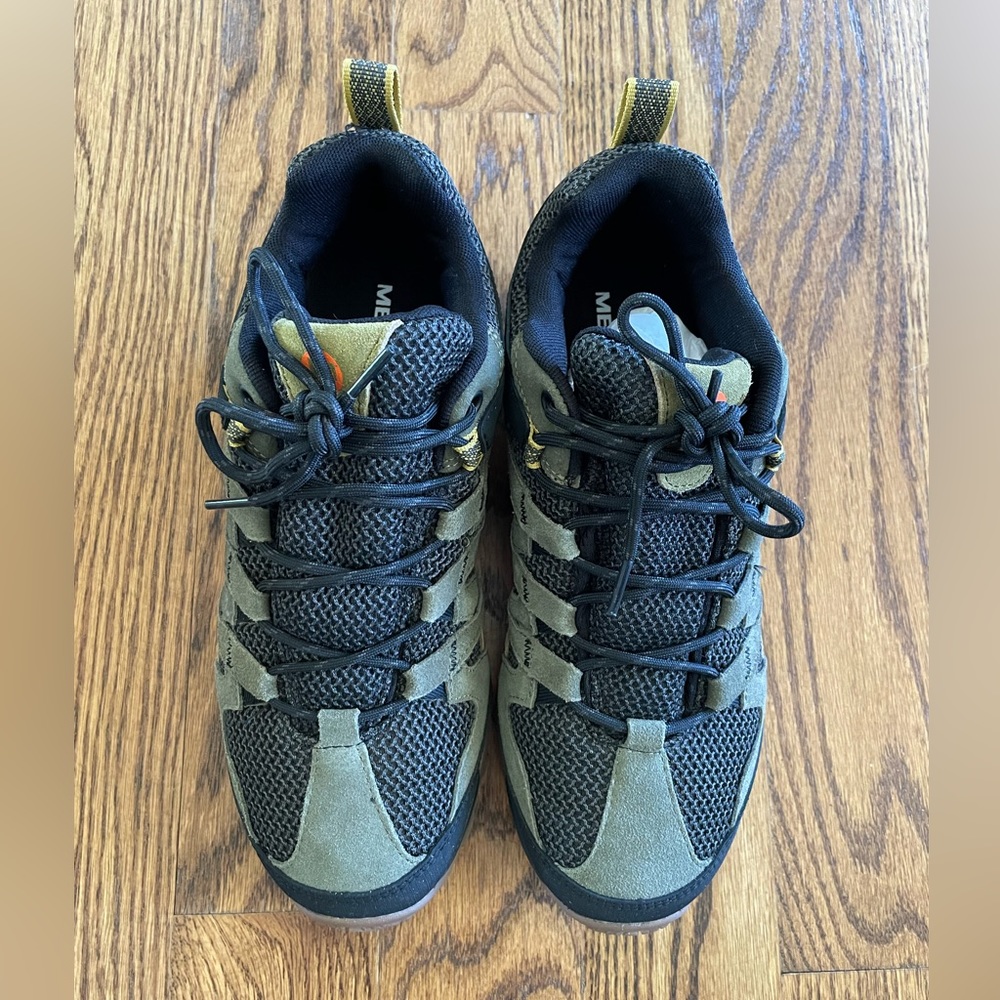 Merrell Alverstone hiking shoes in size 9